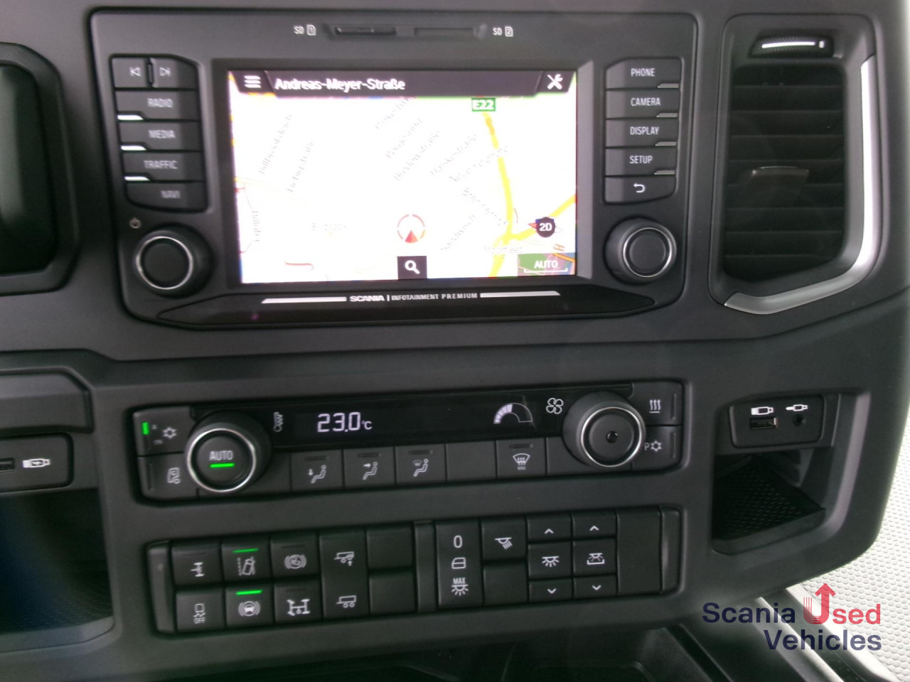 SCANIA R 460 A4x2NA SUPER NAVI Standklima DAB - Τράκτορας: φωτογραφία 4 SCANIA R 460 A4x2NA SUPER NAVI Standklima DAB - Τράκτορας: φωτογραφία 4