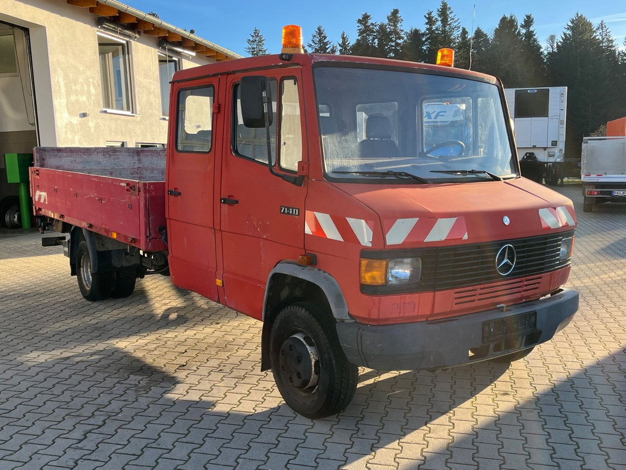 Mercedes-Benz 714D Doka Pritsche - Μικρό φορτηγό με καρότσα, Διπλοκάμπινο ελαφρύ επαγγελματικό: φωτογραφία 2 Mercedes-Benz 714D Doka Pritsche - Μικρό φορτηγό με καρότσα, Διπλοκάμπινο ελαφρύ επαγγελματικό: φωτογραφία 2