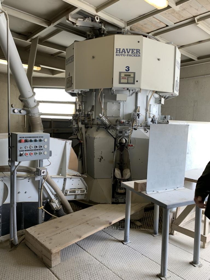 Haver & Boecker 6 nozzle bagging plant - Εξοπλισμού κατασκευών: φωτογραφία 1 Haver & Boecker 6 nozzle bagging plant - Εξοπλισμού κατασκευών: φωτογραφία 1