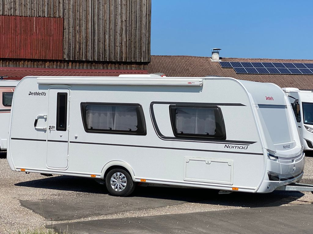 Dethleffs Nomad 520 ELT, Heckbad, SAT, Mover, Markise, ec - Ρυμουλκούμενο τροχόσπιτο: φωτογραφία 2 Dethleffs Nomad 520 ELT, Heckbad, SAT, Mover, Markise, ec - Ρυμουλκούμενο τροχόσπιτο: φωτογραφία 2