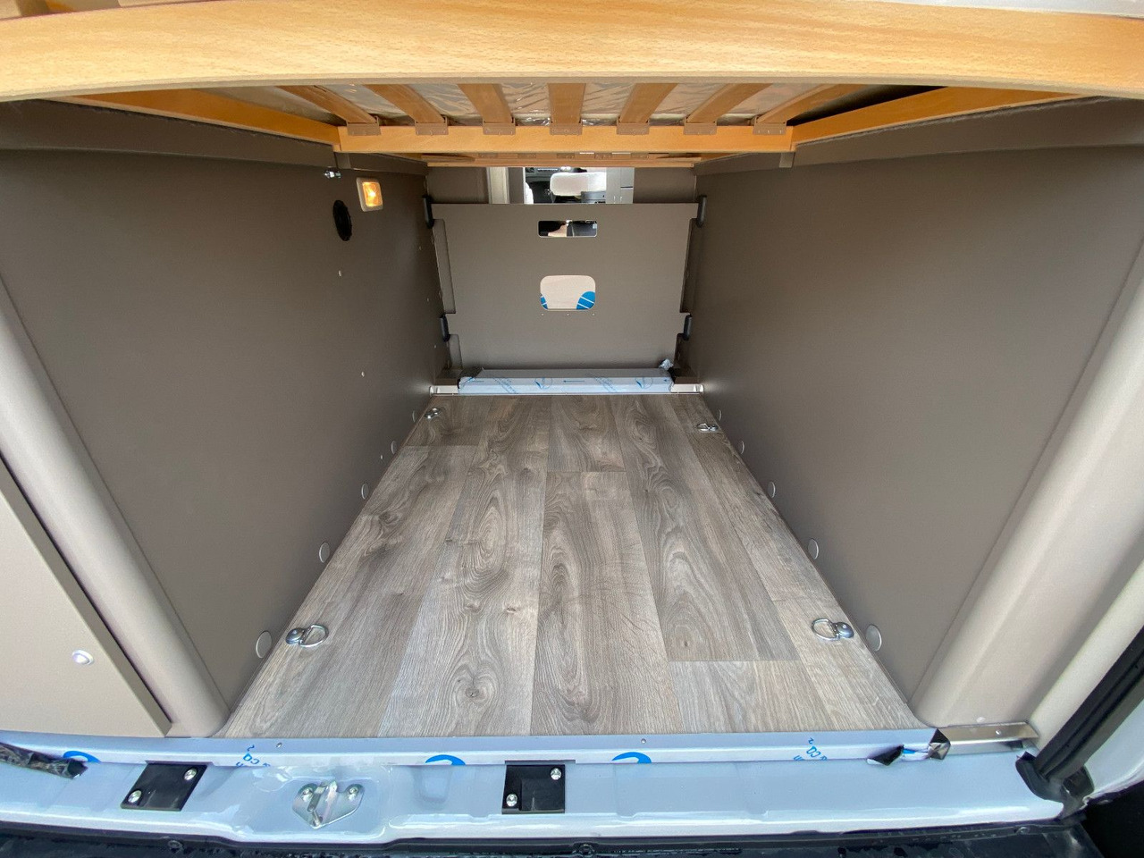 Αυτοκινούμενο βαν LMC INNOVAN 600 ,Dieselheizung,Modell 25 Skyroof: φωτογραφία 20