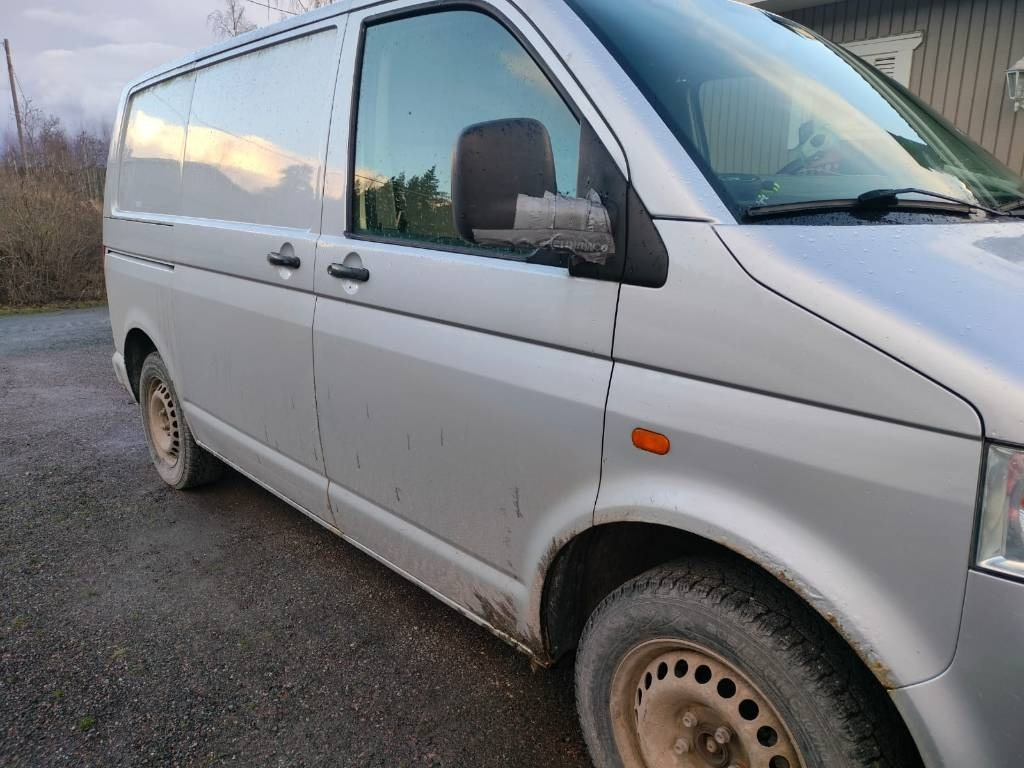 Volkswagen Transporter 1.9 TDI - Μικρό βαν: φωτογραφία 3 Volkswagen Transporter 1.9 TDI - Μικρό βαν: φωτογραφία 3