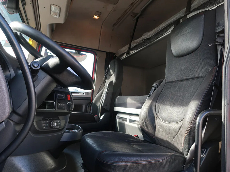 Interior photo 1: Τράκτορας DAF XF 450 FTP 6x2, Euro 6, SC, NL Truck, TOP!