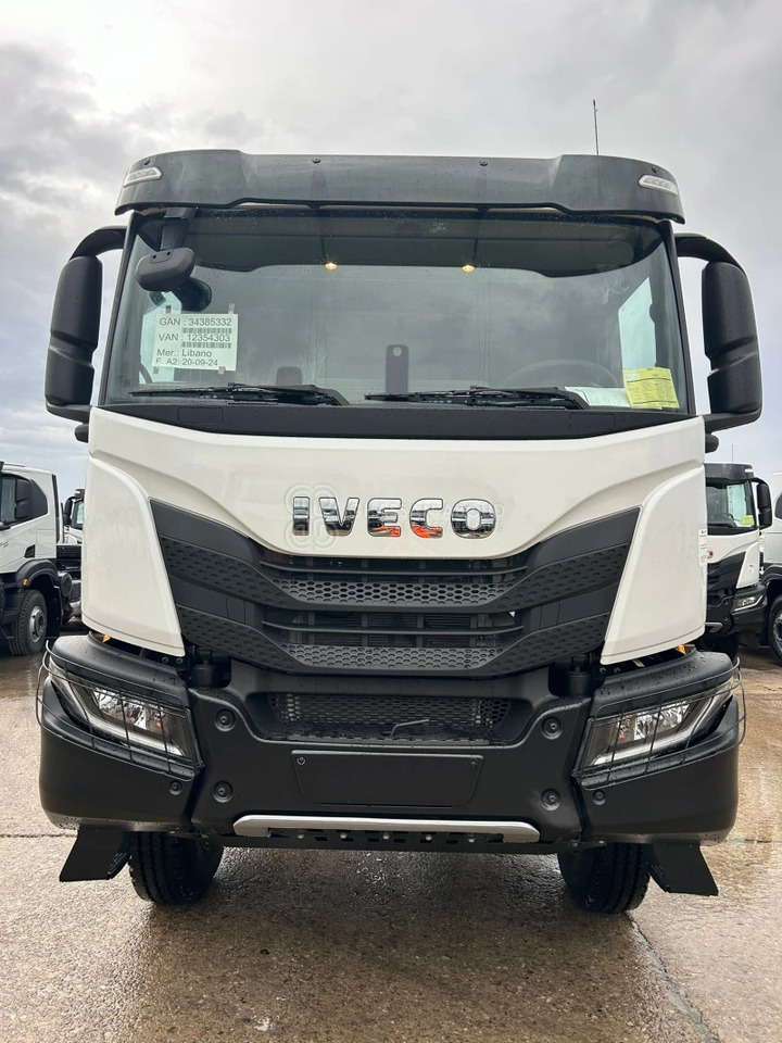 Iveco T-WAY AT380T43H 6x4 R20 Tyres Chassis - Barcelona Stock - Φορτηγό σασί: φωτογραφία 1 Iveco T-WAY AT380T43H 6x4 R20 Tyres Chassis - Barcelona Stock - Φορτηγό σασί: φωτογραφία 1