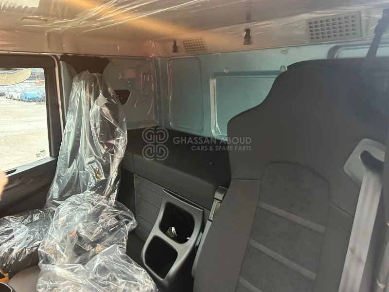 Iveco T-WAY AT380T43H 6x4 R20 Tyres Chassis - Barcelona Stock - Φορτηγό σασί: φωτογραφία 3 Iveco T-WAY AT380T43H 6x4 R20 Tyres Chassis - Barcelona Stock - Φορτηγό σασί: φωτογραφία 3