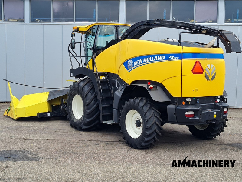 New Holland FR600 - Ενσιρωτική μηχανή: φωτογραφία 4 New Holland FR600 - Ενσιρωτική μηχανή: φωτογραφία 4