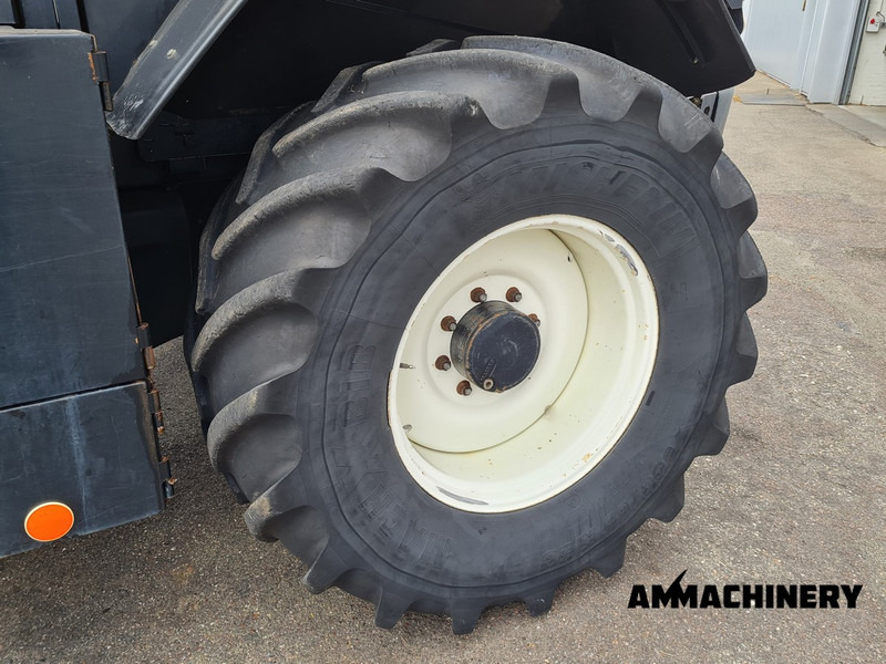 Ενσιρωτική μηχανή για τη μεταφορά τροφίμων New Holland FR9060 including Kemper 375 Plus: φωτογραφία 14 Ενσιρωτική μηχανή για τη μεταφορά τροφίμων New Holland FR9060 including Kemper 375 Plus: φωτογραφία 14