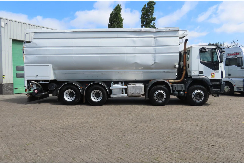 Iveco Eurotrakker 410 8x4. Light damages, 100% all working. 100% drivable - Φορτηγό βυτιοφόρο: φωτογραφία 5 Iveco Eurotrakker 410 8x4. Light damages, 100% all working. 100% drivable - Φορτηγό βυτιοφόρο: φωτογραφία 5