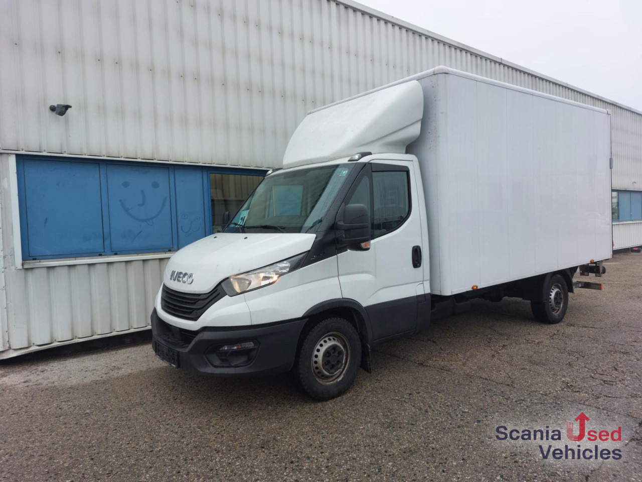 IVECO 35 C 16 Koffer Ladebordwand - Επαγγελματικό αυτοκίνητο κόφα: φωτογραφία 1 IVECO 35 C 16 Koffer Ladebordwand - Επαγγελματικό αυτοκίνητο κόφα: φωτογραφία 1