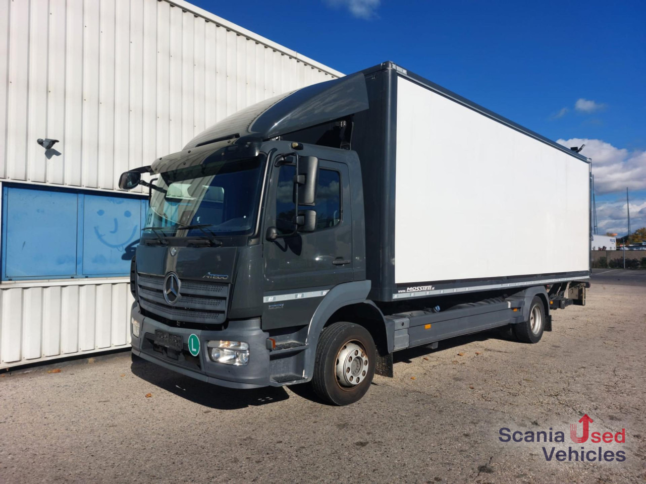 MERCEDES-BENZ Atego 1221 L Koffer Ladebordwand - Φορτηγό κόφα: φωτογραφία 1 MERCEDES-BENZ Atego 1221 L Koffer Ladebordwand - Φορτηγό κόφα: φωτογραφία 1