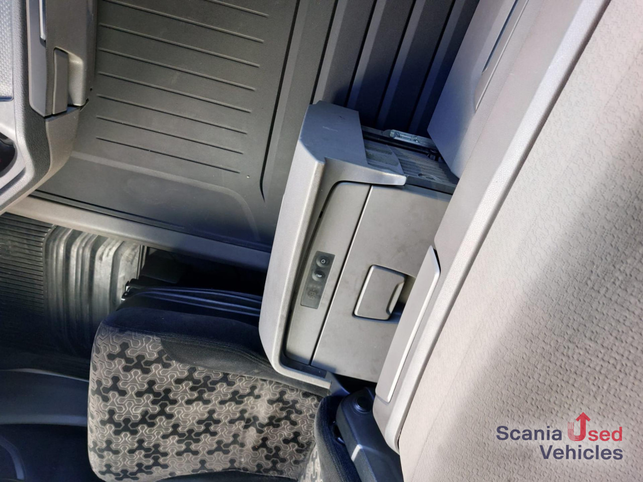 SCANIA R 410 A4x2NA Highline Hydraulik - Τράκτορας: φωτογραφία 2 SCANIA R 410 A4x2NA Highline Hydraulik - Τράκτορας: φωτογραφία 2