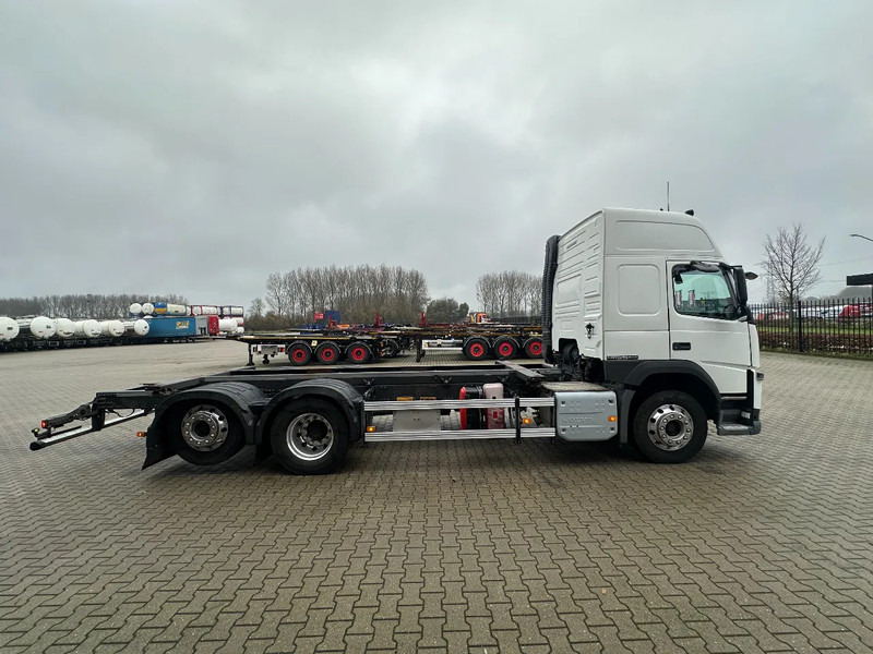 Volvo FM 380 Globetrotter 6x2, ADR (FL, AT, OX), LIFT/STEER, 636.183km - Φορτηγό σασί: φωτογραφία 4 Volvo FM 380 Globetrotter 6x2, ADR (FL, AT, OX), LIFT/STEER, 636.183km - Φορτηγό σασί: φωτογραφία 4
