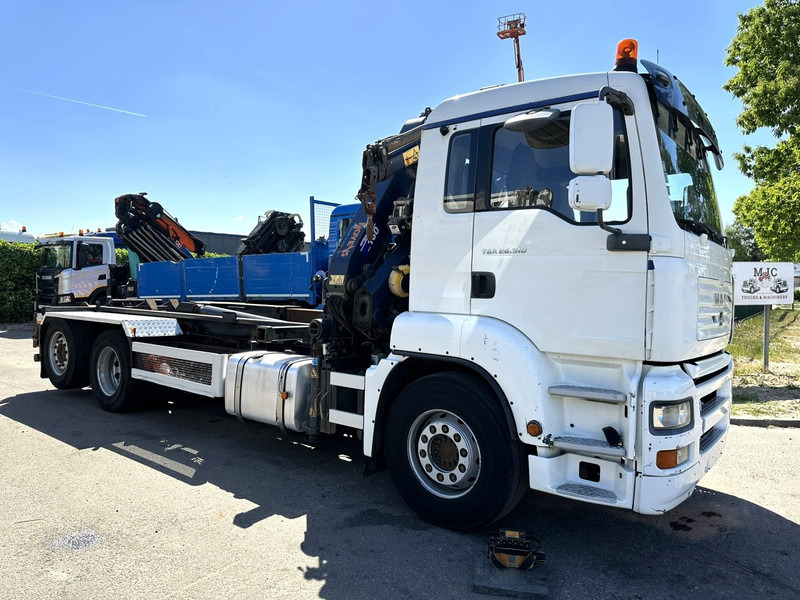 MAN TGA 26.310 6X2 HOOKLIFT + CRANE COPMA 160.4 + JIB J2 + WINCH - RADIO - LIFT + STEERING AXLE - EURO 3 - BE - Φορτηγό φόρτωσης γάντζου, Φορτηγό με γερανό: φωτογραφία 2 MAN TGA 26.310 6X2 HOOKLIFT + CRANE COPMA 160.4 + JIB J2 + WINCH - RADIO - LIFT + STEERING AXLE - EURO 3 - BE - Φορτηγό φόρτωσης γάντζου, Φορτηγό με γερανό: φωτογραφία 2