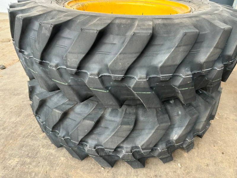 Bridgestone 1000 x 20 Set / 10.00 x 20: 4x2 Tyres - Ελαστικά και ζάντες για Κατασκευή μηχανήματα: φωτογραφία 5 Bridgestone 1000 x 20 Set / 10.00 x 20: 4x2 Tyres - Ελαστικά και ζάντες για Κατασκευή μηχανήματα: φωτογραφία 5