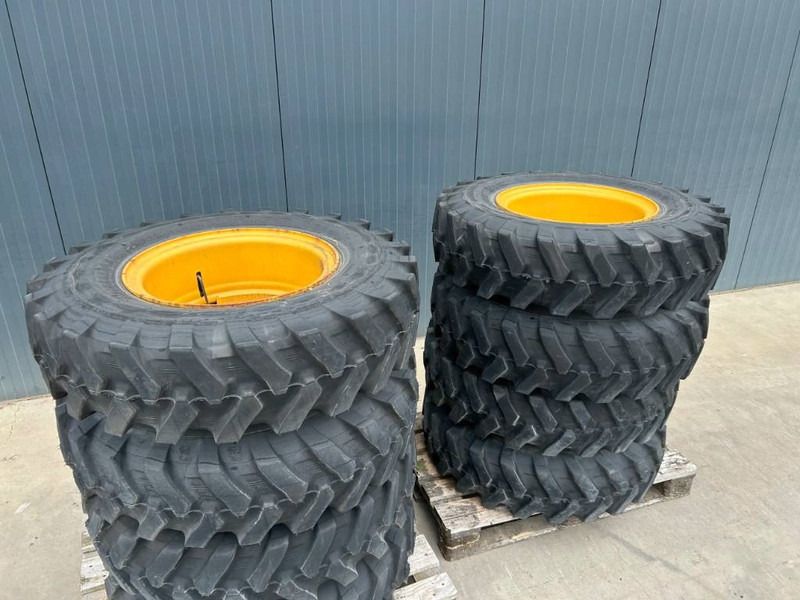 Bridgestone 1000 x 20 Set / 10.00 x 20: 4x2 Tyres - Ελαστικά και ζάντες για Κατασκευή μηχανήματα: φωτογραφία 3 Bridgestone 1000 x 20 Set / 10.00 x 20: 4x2 Tyres - Ελαστικά και ζάντες για Κατασκευή μηχανήματα: φωτογραφία 3