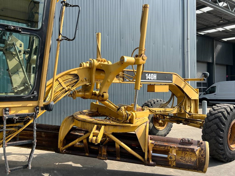 Γκρέιντερ Cat 140H: φωτογραφία 12