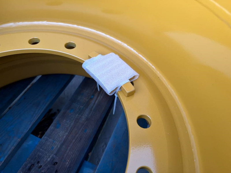 Cat 17.00-25/1.7 RIM for 20.5 x 25 - CAT 938M - Ελαστικά και ζάντες για Κατασκευή μηχανήματα: φωτογραφία 3 Cat 17.00-25/1.7 RIM for 20.5 x 25 - CAT 938M - Ελαστικά και ζάντες για Κατασκευή μηχανήματα: φωτογραφία 3