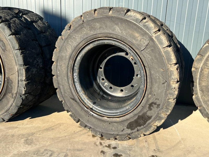 Globe Star 10.00 x 20 / 1000 x 20 Solid Tires / Vol Rubb - Ελαστικά και ζάντες για Κατασκευή μηχανήματα: φωτογραφία 3 Globe Star 10.00 x 20 / 1000 x 20 Solid Tires / Vol Rubb - Ελαστικά και ζάντες για Κατασκευή μηχανήματα: φωτογραφία 3