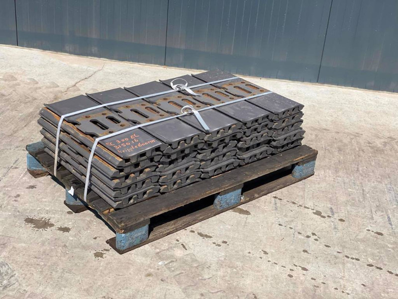 JCB JS240 / JS260 / JS300 Shoes/Pads - Πλαίσιο/ Σασί για Κατασκευή μηχανήματα: φωτογραφία 3 JCB JS240 / JS260 / JS300 Shoes/Pads - Πλαίσιο/ Σασί για Κατασκευή μηχανήματα: φωτογραφία 3