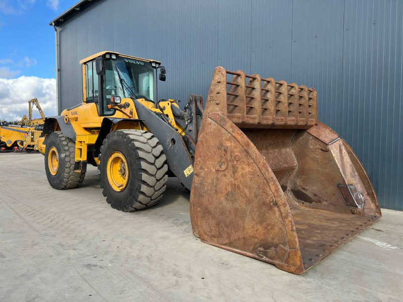 Volvo L120F - Ελαστιχοφόρος φορτωτής: φωτογραφία 3 Volvo L120F - Ελαστιχοφόρος φορτωτής: φωτογραφία 3