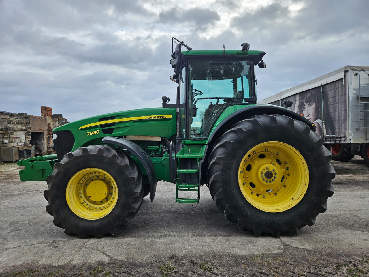 John Deere 7930 - Τρακτέρ: φωτογραφία 1 John Deere 7930 - Τρακτέρ: φωτογραφία 1