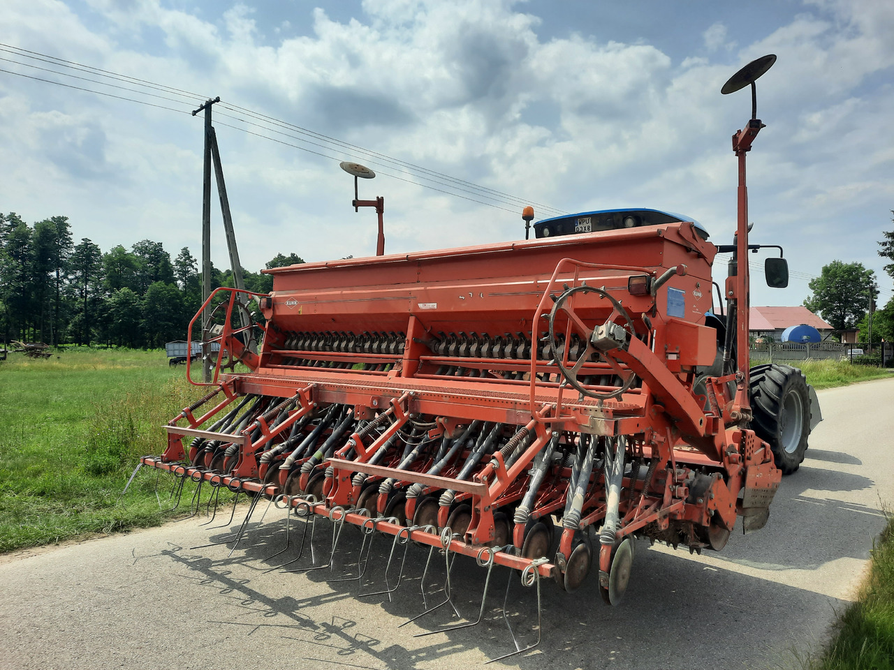 KUHN HR4003D INTEGRA 4000 - Σπαρτική με σβάρνα: φωτογραφία 4 KUHN HR4003D INTEGRA 4000 - Σπαρτική με σβάρνα: φωτογραφία 4