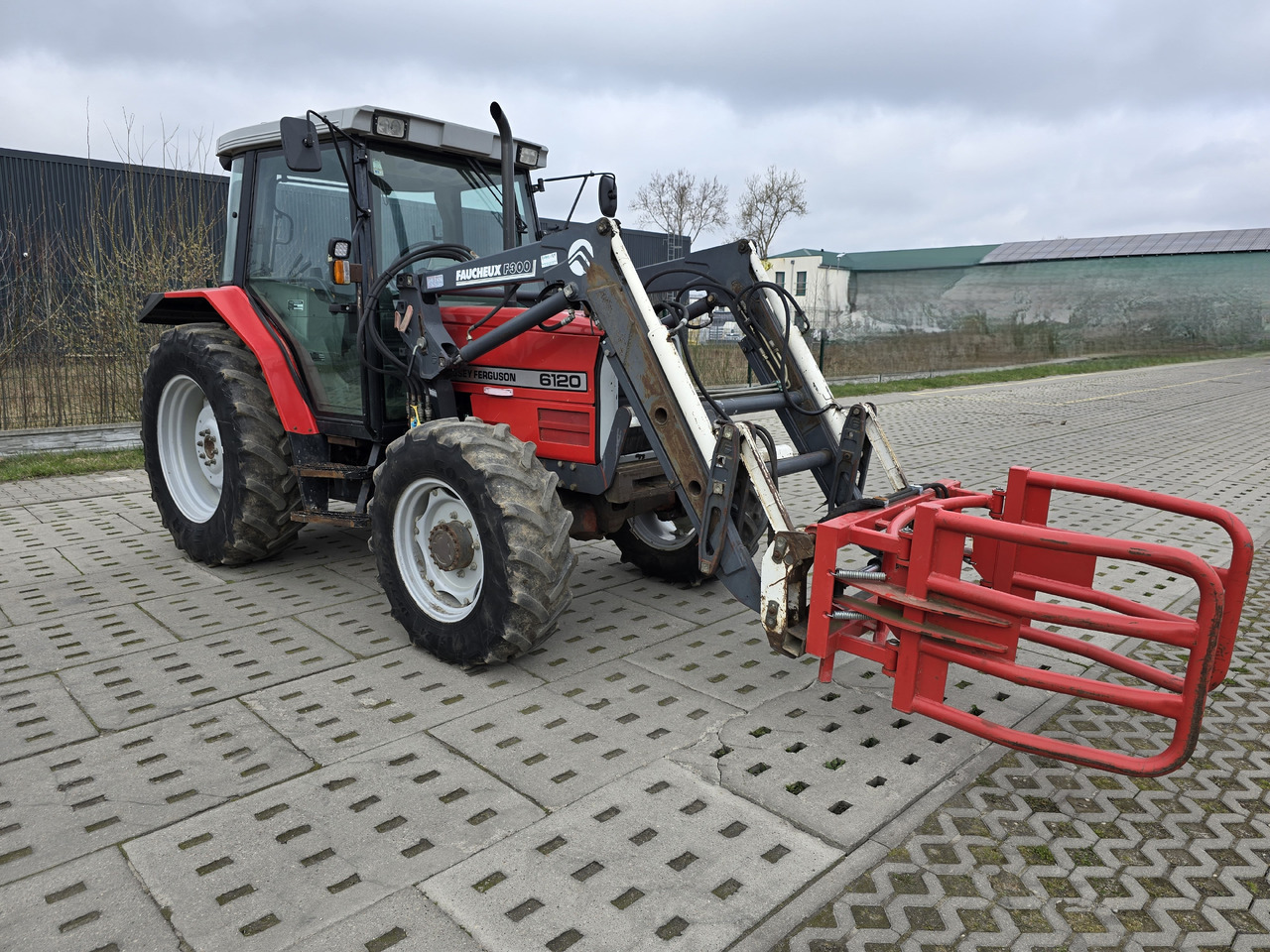 MASSEY-FERGUSON 6120 - Τρακτέρ: φωτογραφία 2 MASSEY-FERGUSON 6120 - Τρακτέρ: φωτογραφία 2
