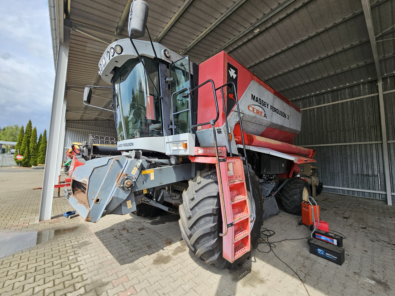 Massey Ferguson Cerea - Θεριζοαλωνιστική μηχανή: φωτογραφία 1 Massey Ferguson Cerea - Θεριζοαλωνιστική μηχανή: φωτογραφία 1