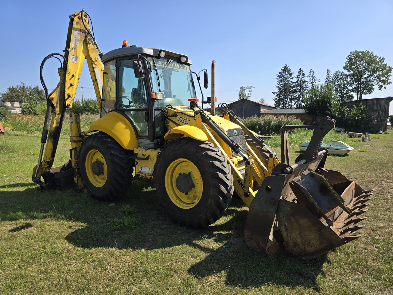 NEW HOLLAND B115-4PS - Φορτωτής εκσκαφέας: φωτογραφία 1 NEW HOLLAND B115-4PS - Φορτωτής εκσκαφέας: φωτογραφία 1