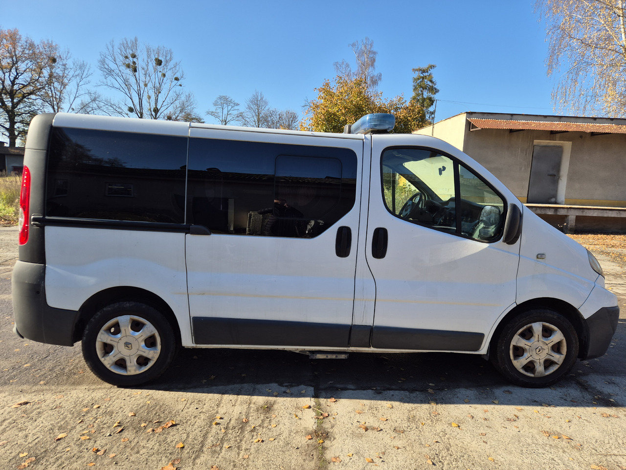 RENAULT Trafic 2.0 dCi 115 KM - Ασθενοφόρο: φωτογραφία 1 RENAULT Trafic 2.0 dCi 115 KM - Ασθενοφόρο: φωτογραφία 1