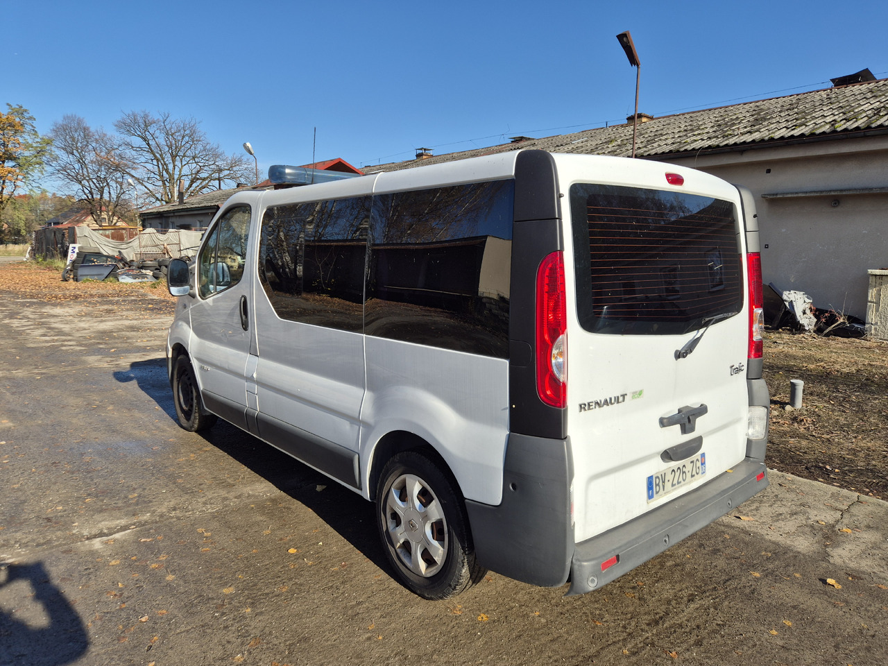 RENAULT Trafic 2.0 dCi 115 KM - Ασθενοφόρο: φωτογραφία 5 RENAULT Trafic 2.0 dCi 115 KM - Ασθενοφόρο: φωτογραφία 5