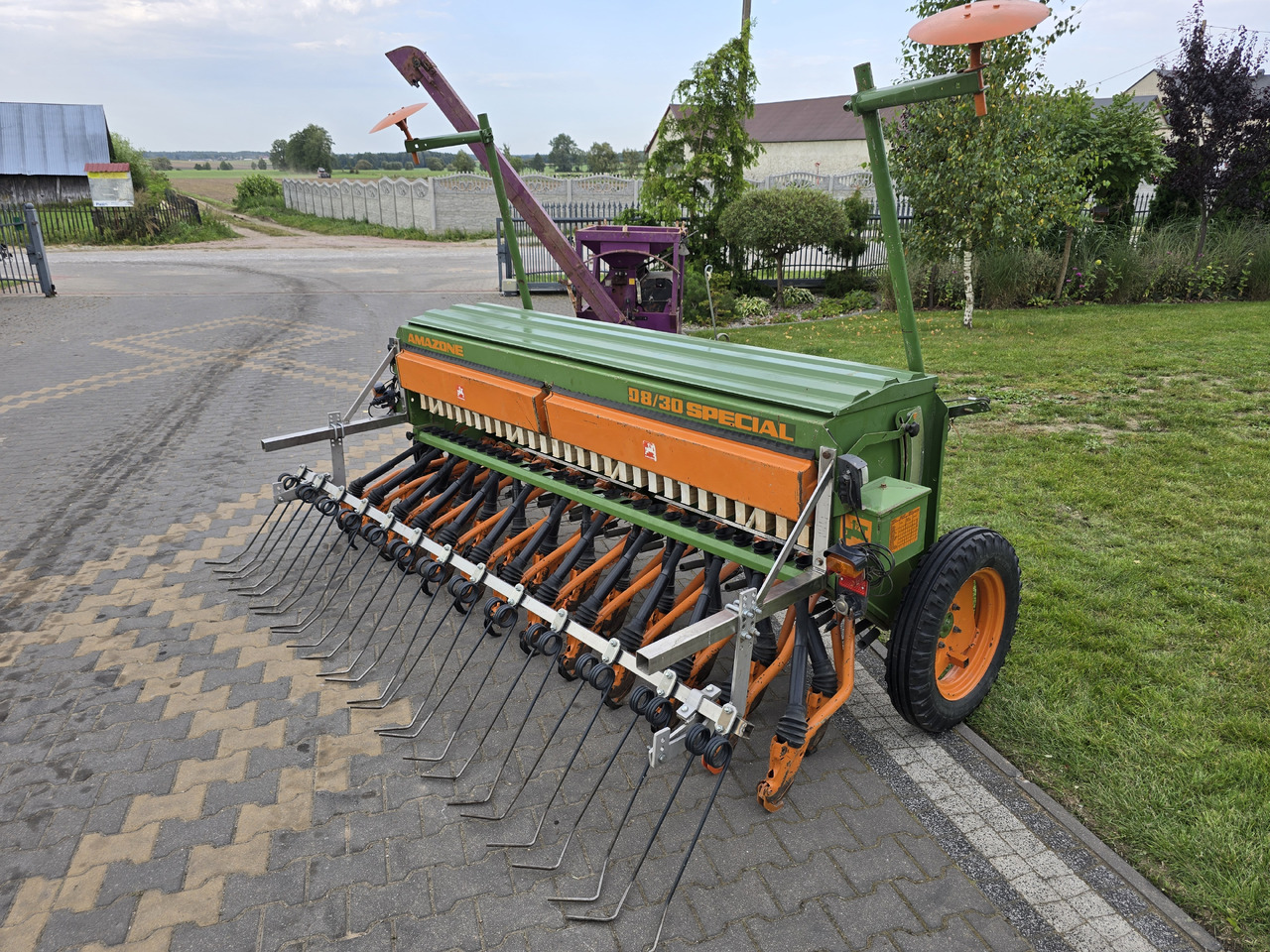 Amazone D8/30 SPECIAL - Μηχανήματα σποράς: φωτογραφία 1 Amazone D8/30 SPECIAL - Μηχανήματα σποράς: φωτογραφία 1
