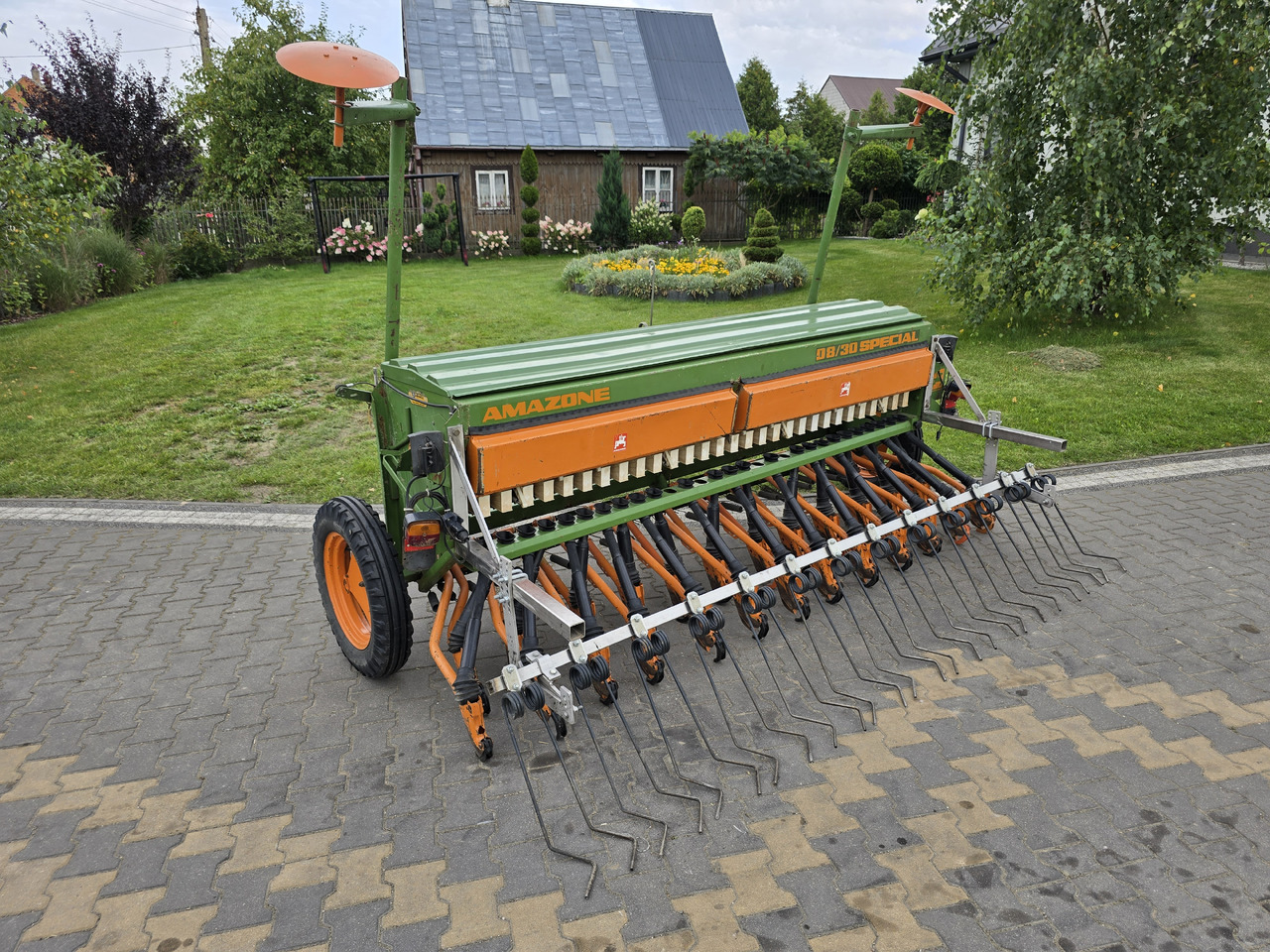Amazone D8/30 SPECIAL - Μηχανήματα σποράς: φωτογραφία 2 Amazone D8/30 SPECIAL - Μηχανήματα σποράς: φωτογραφία 2