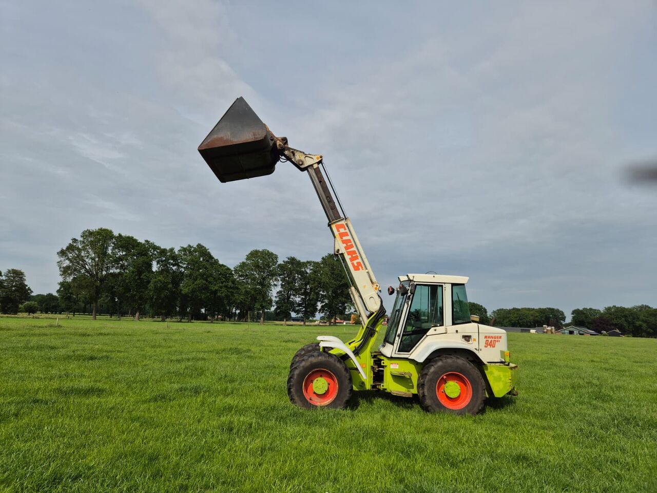 Claas Ranger 940 RX - Ελαστιχοφόρος φορτωτής: φωτογραφία 2 Claas Ranger 940 RX - Ελαστιχοφόρος φορτωτής: φωτογραφία 2