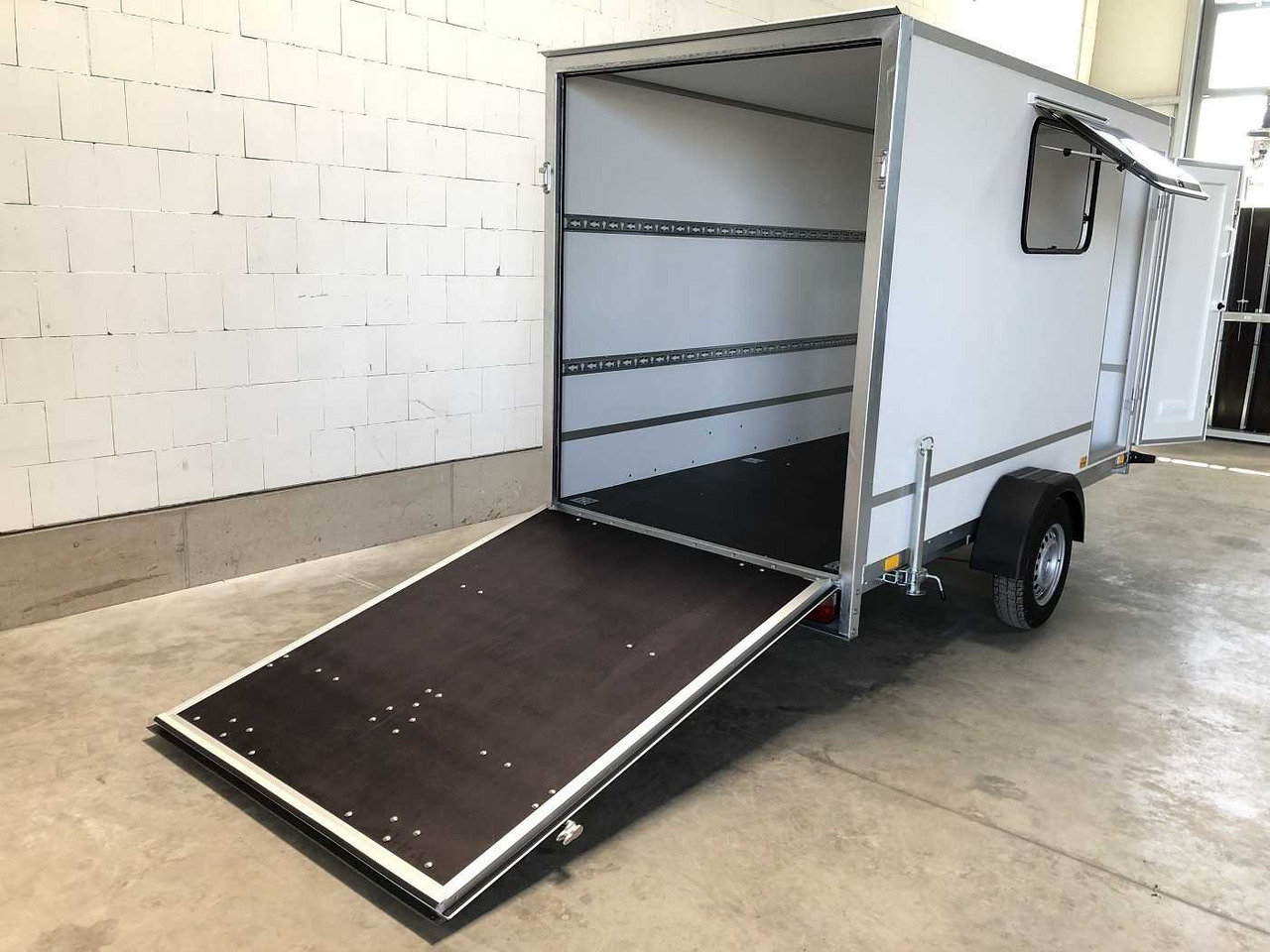 BLYSS F1336HD Rampe Tür Fenster Kofferanhänger - Ρυμούλκα κόφα: φωτογραφία 3 BLYSS F1336HD Rampe Tür Fenster Kofferanhänger - Ρυμούλκα κόφα: φωτογραφία 3