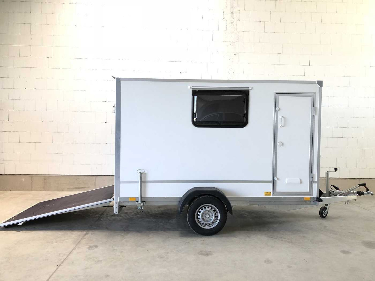 BLYSS F1336HD Rampe Tür Fenster Kofferanhänger - Ρυμούλκα κόφα: φωτογραφία 2 BLYSS F1336HD Rampe Tür Fenster Kofferanhänger - Ρυμούλκα κόφα: φωτογραφία 2