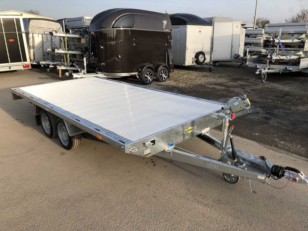 HUMBAUR Universal 3500 Aluboden Universaltransporter - Ρυμούλκα αυτοκινητάμαξα: φωτογραφία 2 HUMBAUR Universal 3500 Aluboden Universaltransporter - Ρυμούλκα αυτοκινητάμαξα: φωτογραφία 2