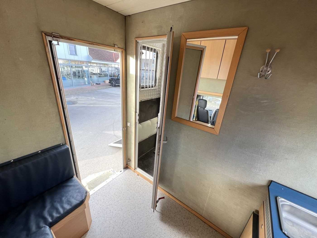 Φορτηγό μεταφοράς αλόγων MERCEDES-BENZ Atego 918 LKW: φωτογραφία 17