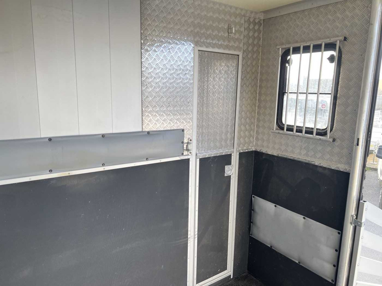 Φορτηγό μεταφοράς αλόγων MERCEDES-BENZ Atego 918 LKW: φωτογραφία 6