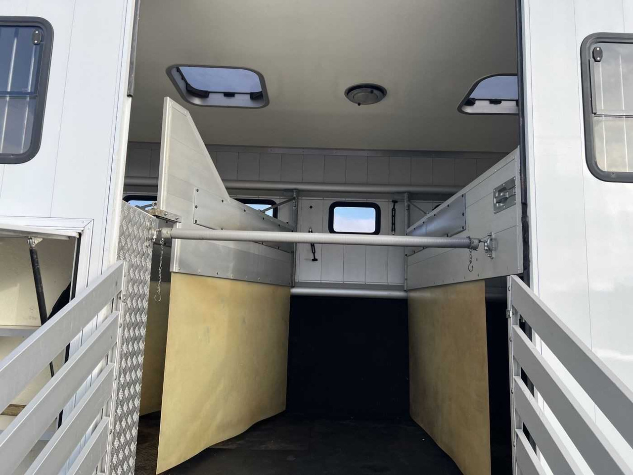 Φορτηγό μεταφοράς αλόγων MERCEDES-BENZ Atego 918 LKW: φωτογραφία 29