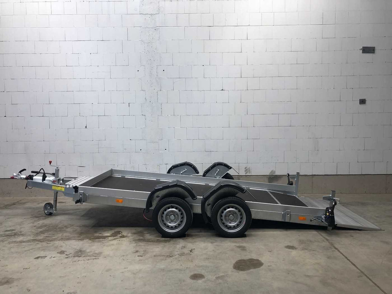 VEZEKO Husky FB 35.35 E-Pumpe Maschinentransporter - Τρέιλερ μεταφοράς μηχανημάτων: φωτογραφία 5 VEZEKO Husky FB 35.35 E-Pumpe Maschinentransporter - Τρέιλερ μεταφοράς μηχανημάτων: φωτογραφία 5