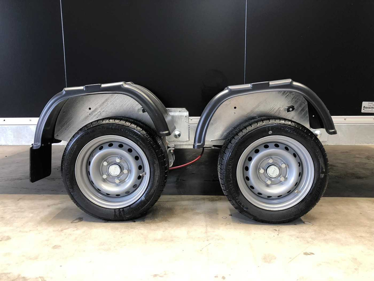 Νέα Ρυμούλκα κόφα VEZEKO Husky FB K 35.40 SP EP Tür Kofferanhänger Absenker: φωτογραφία 25