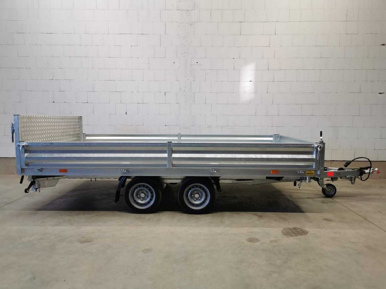 Νέα Ρυμούλκα ανατρεπόμενο VEZEKO Juki 35.3 Multi Stahl Multidreiseitenkipper: φωτογραφία 9