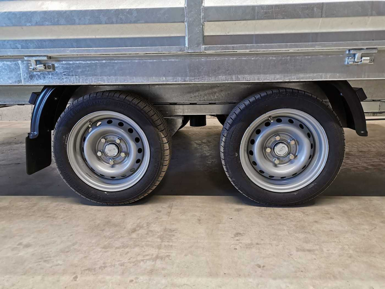 Νέα Ρυμούλκα ανατρεπόμενο VEZEKO Juki 35.3 Multi Stahl Multidreiseitenkipper: φωτογραφία 12