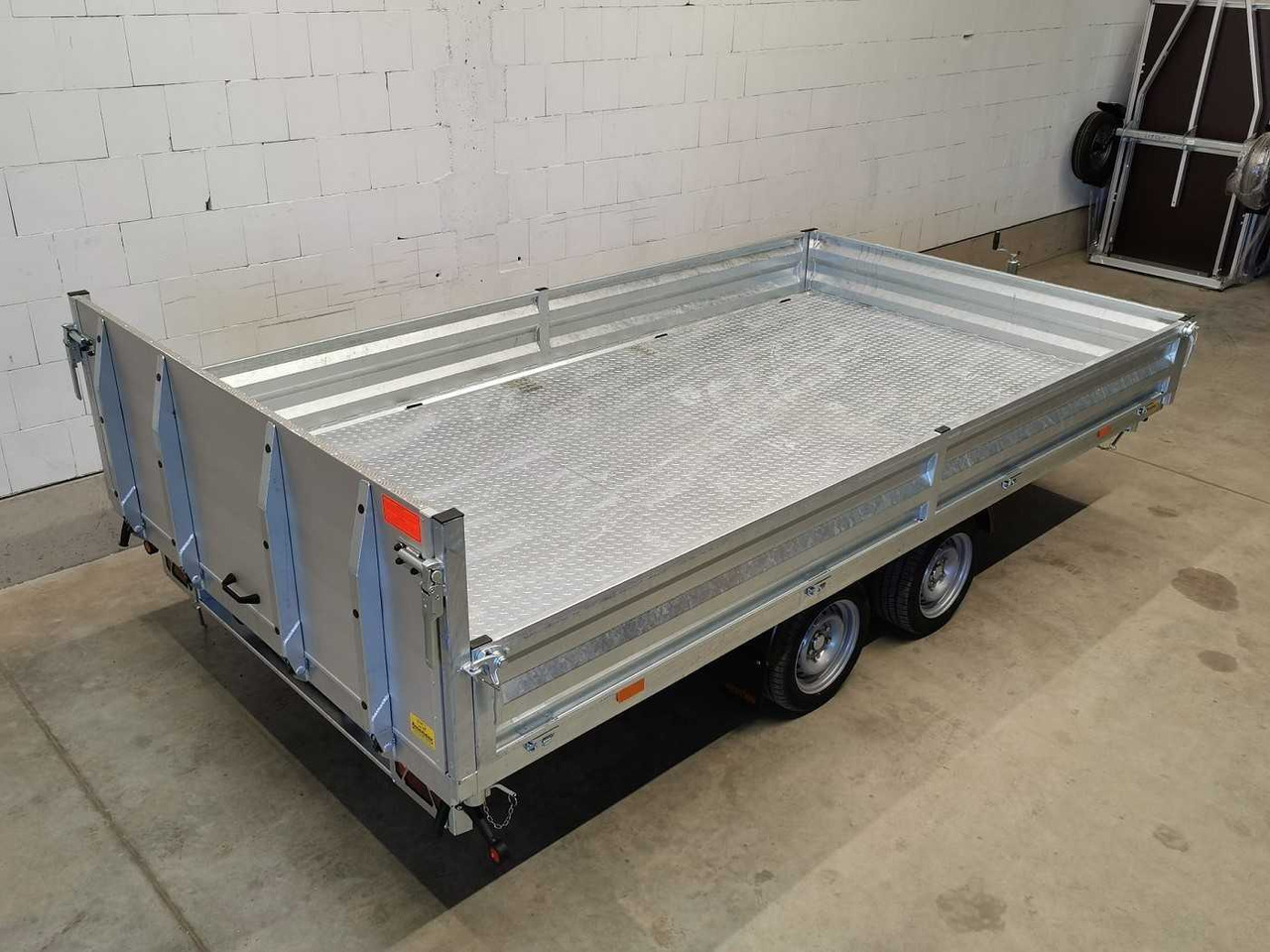 Νέα Ρυμούλκα ανατρεπόμενο VEZEKO Juki 35.3 Multi Stahl Multidreiseitenkipper: φωτογραφία 7