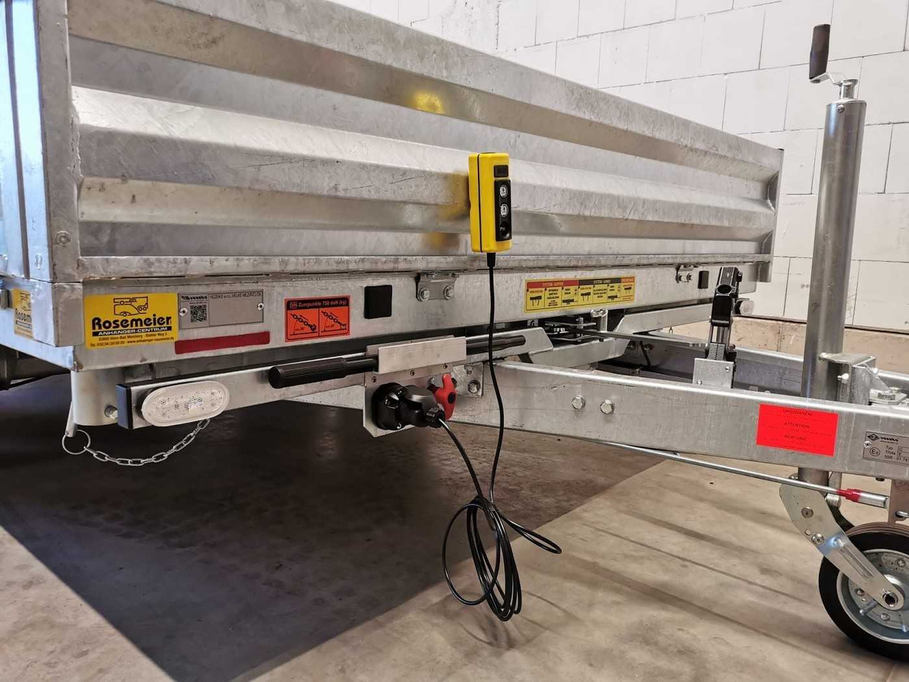 Νέα Ρυμούλκα ανατρεπόμενο VEZEKO Juki 35.3 Multi Stahl Multidreiseitenkipper: φωτογραφία 21