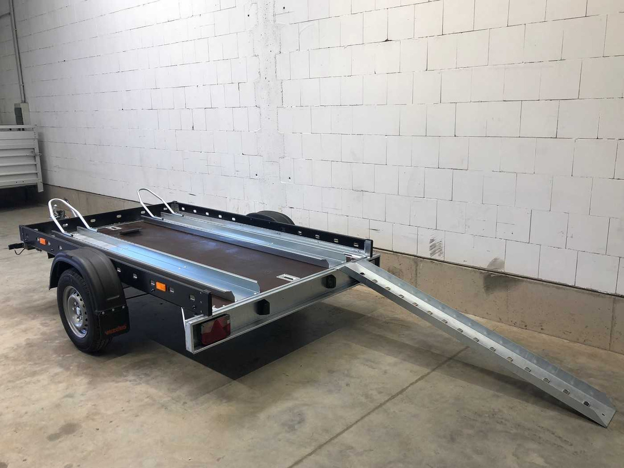 VEZEKO Motomax B 13 Motorradanhänger - Τρέιλερ μοτοσυκλετών: φωτογραφία 5 VEZEKO Motomax B 13 Motorradanhänger - Τρέιλερ μοτοσυκλετών: φωτογραφία 5