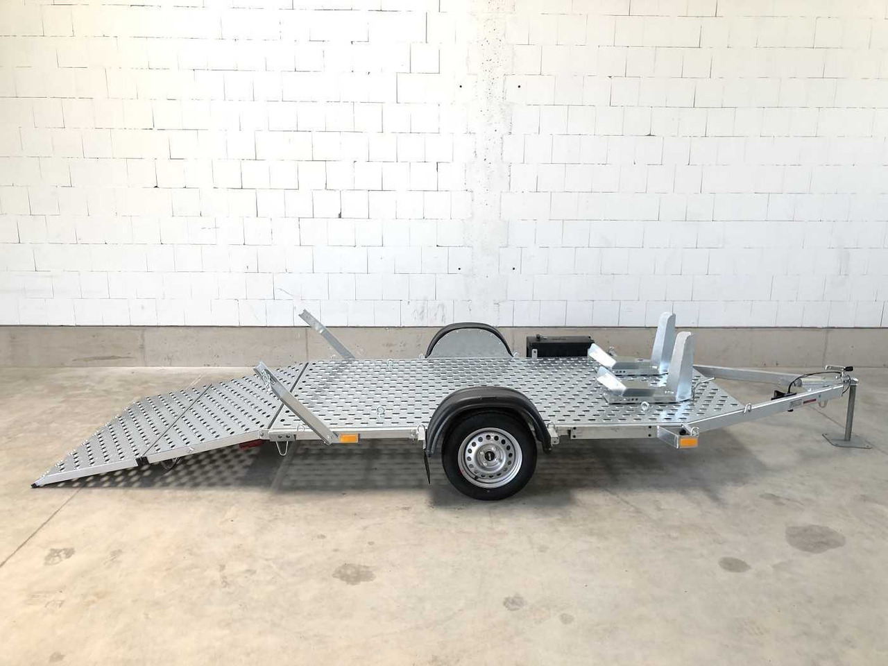 VEZEKO Motovan B 08+Box Motorradanhänger - Τρέιλερ μοτοσυκλετών: φωτογραφία 2 VEZEKO Motovan B 08+Box Motorradanhänger - Τρέιλερ μοτοσυκλετών: φωτογραφία 2