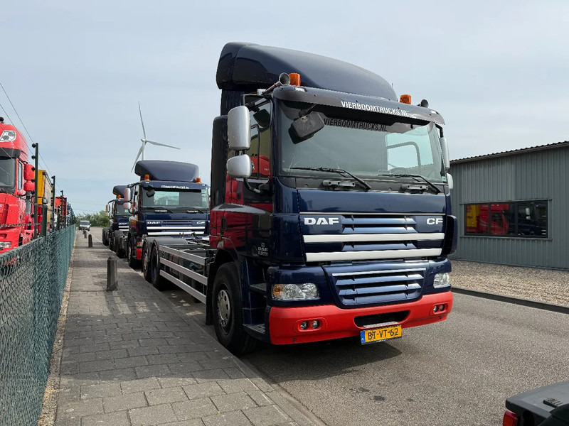 DAF CF 85 CF85-360 6X2 FAN 3 X IN STOCK TOP CONDITION NL TRUCKS - Φορτηγό σασί: φωτογραφία 2 DAF CF 85 CF85-360 6X2 FAN 3 X IN STOCK TOP CONDITION NL TRUCKS - Φορτηγό σασί: φωτογραφία 2