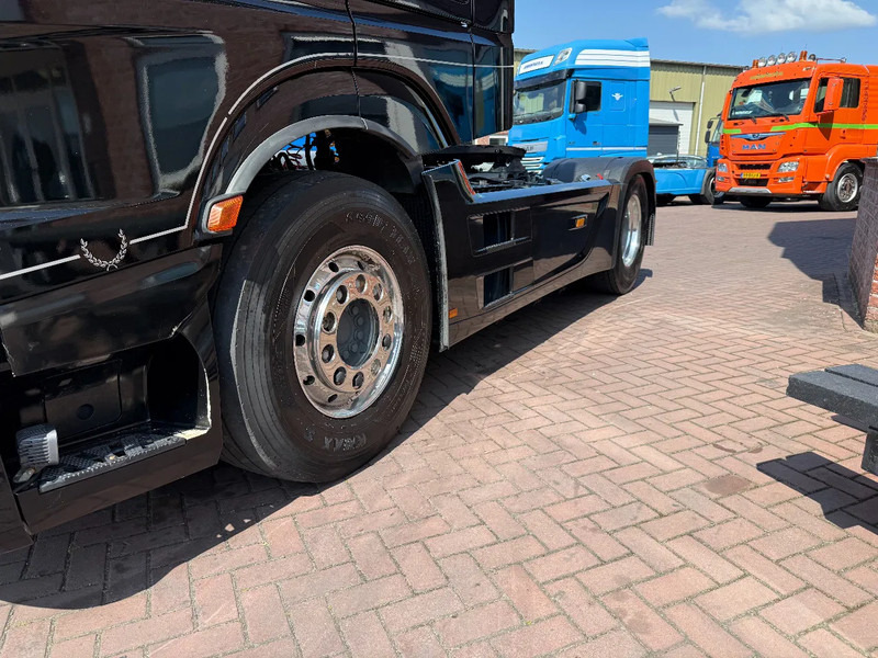Mercedes-Benz Actros 1853 LS 4X2 "BLACK PEARL" EURO6D / FULL OPTIONS / RETARDER / ALCOA / LEATHER INTERIOR / ETC..... PERFECT CONDTION!!!!! - Τράκτορας: φωτογραφία 3 Mercedes-Benz Actros 1853 LS 4X2 "BLACK PEARL" EURO6D / FULL OPTIONS / RETARDER / ALCOA / LEATHER INTERIOR / ETC..... PERFECT CONDTION!!!!! - Τράκτορας: φωτογραφία 3